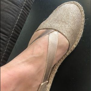 Gold sparkly shoes NWOT